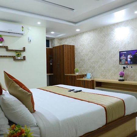 Hotel 8Th Mile Suites Bangalore Exterior foto