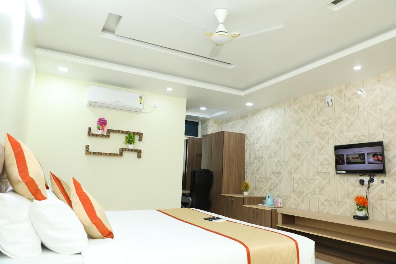 Hotel 8Th Mile Suites Bangalore Exterior foto