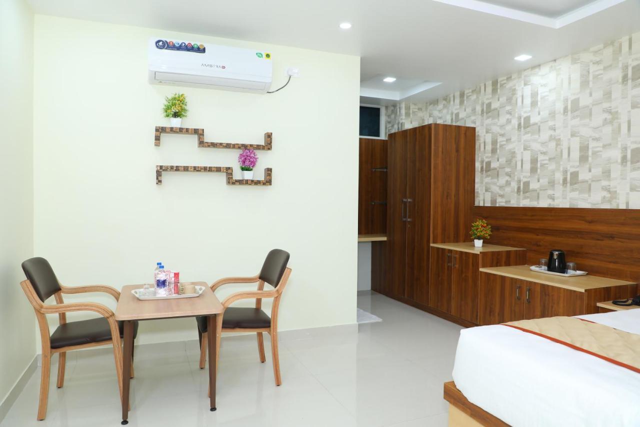 Hotel 8Th Mile Suites Bangalore Exterior foto