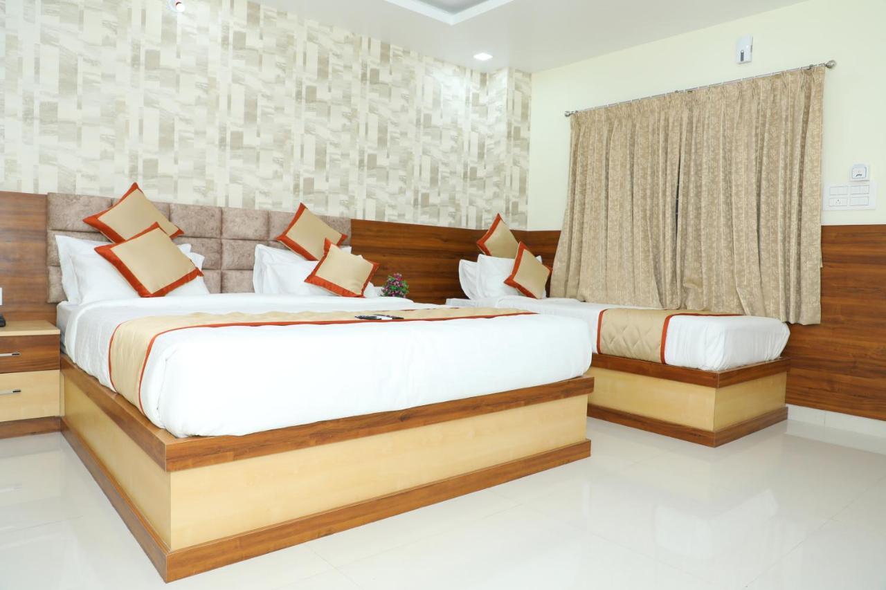 Hotel 8Th Mile Suites Bangalore Exterior foto
