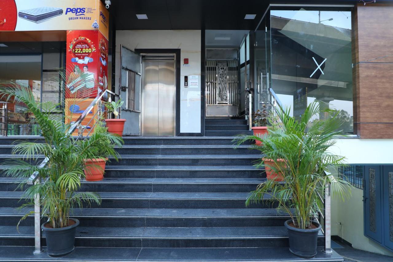 Hotel 8Th Mile Suites Bangalore Exterior foto