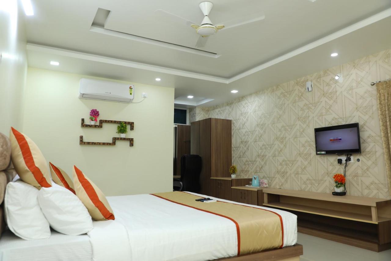 Hotel 8Th Mile Suites Bangalore Exterior foto