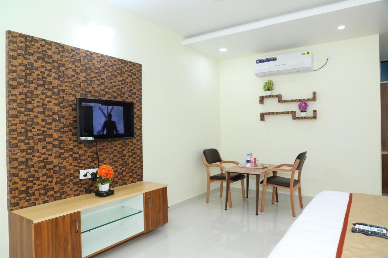 Hotel 8Th Mile Suites Bangalore Exterior foto
