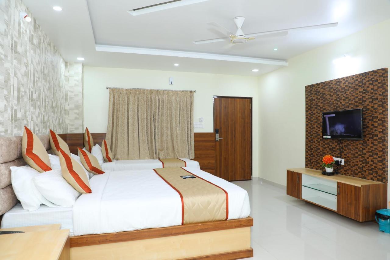 Hotel 8Th Mile Suites Bangalore Exterior foto