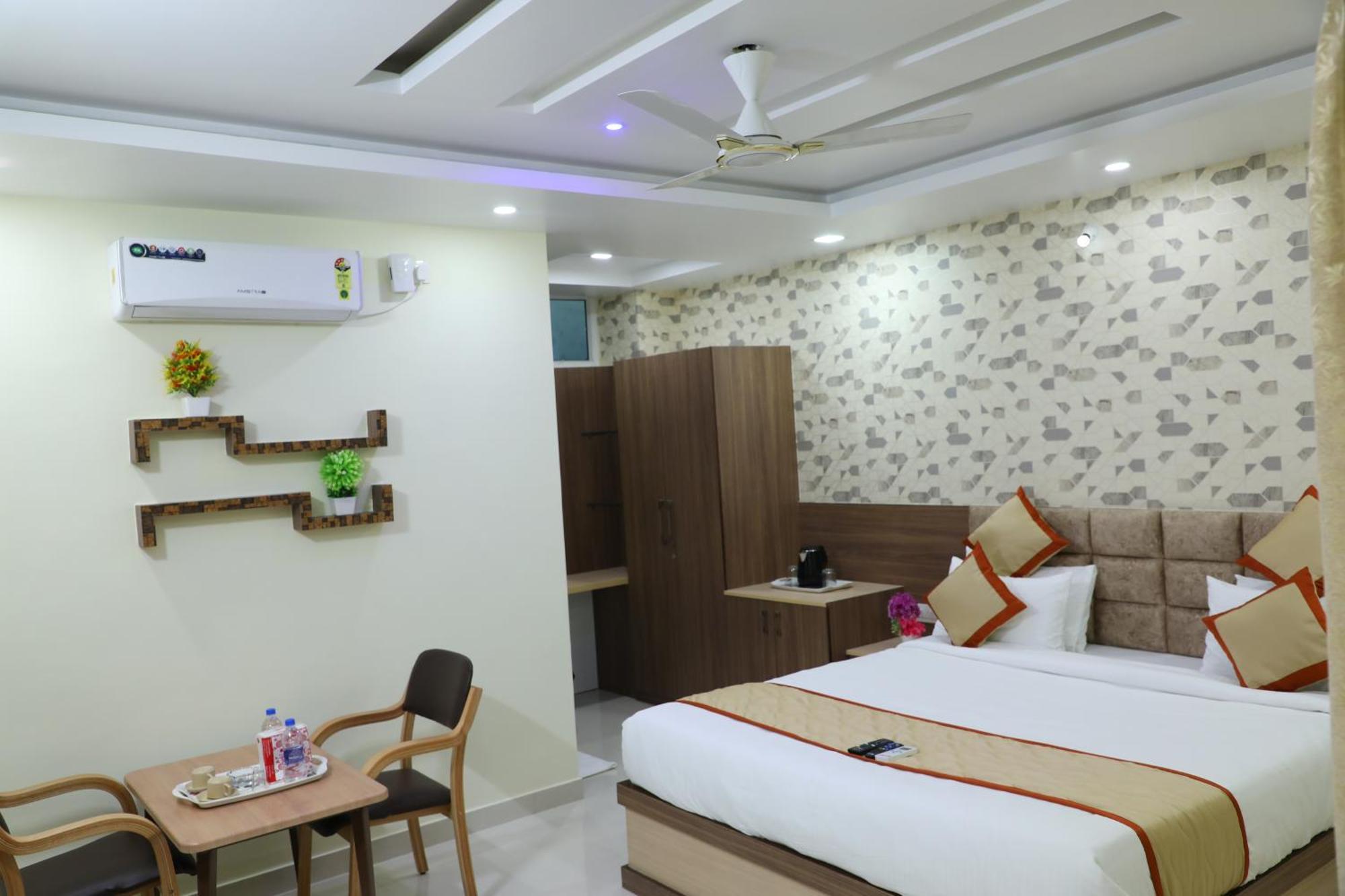 Hotel 8Th Mile Suites Bangalore Exterior foto